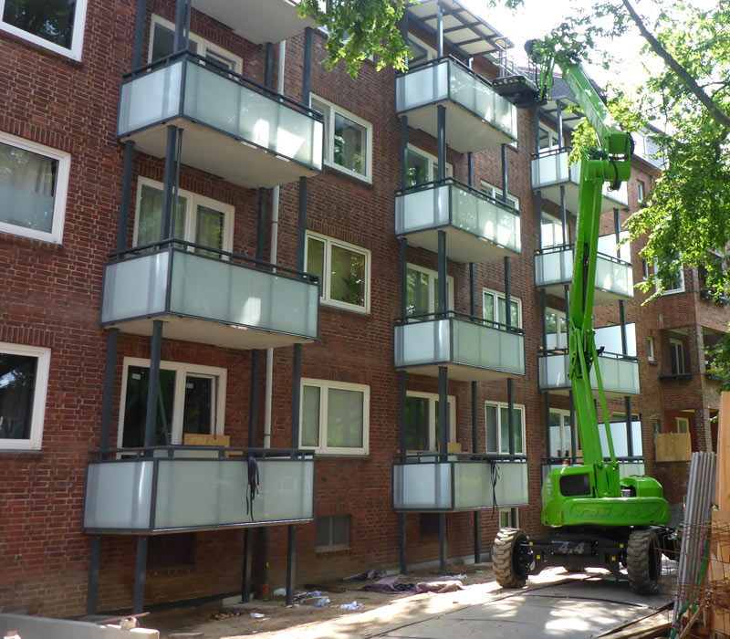 Neubau von Balkonen Lesserstra&szlig;e 76-71/Friedrich-Ebert-Damm 12-26